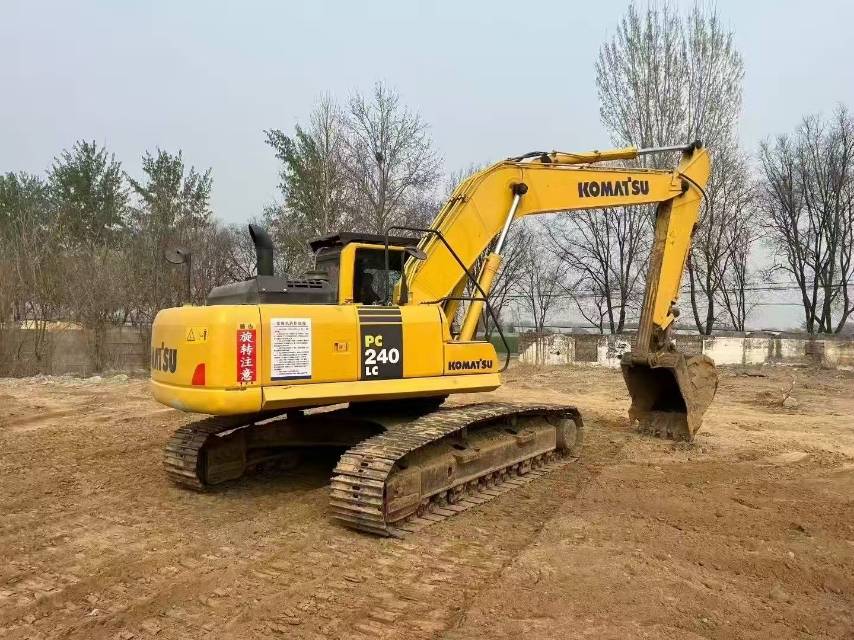 Buy Komatsu PC240NLC-7 Used Excavator / 3