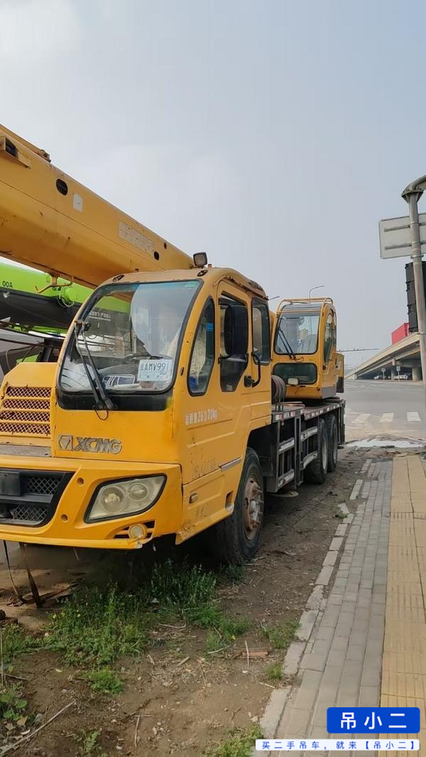 Buy XCMG QY20B Used Crane / 3