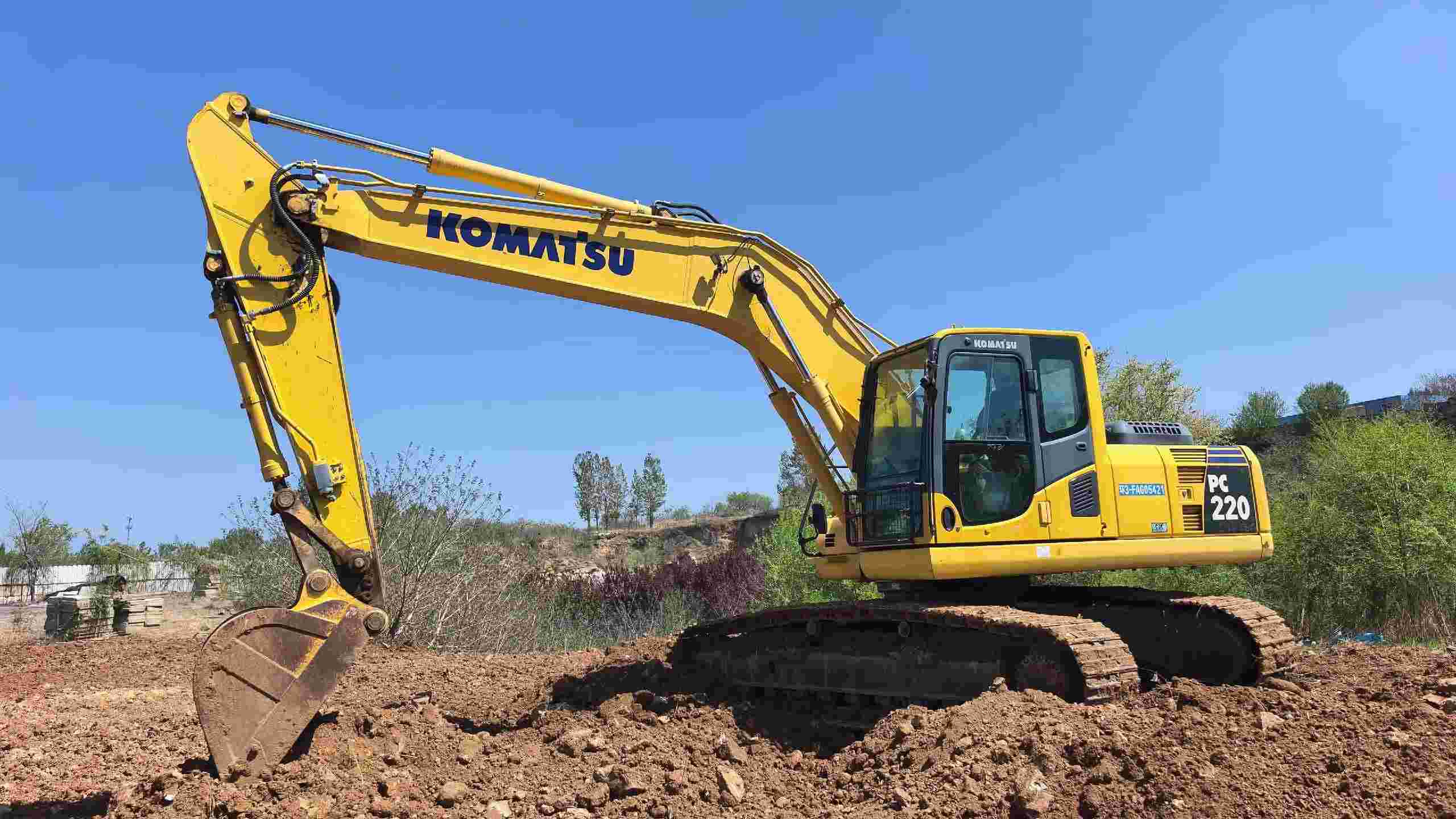 Buy Komatsu PC200-8N1 Used Excavator / 2
