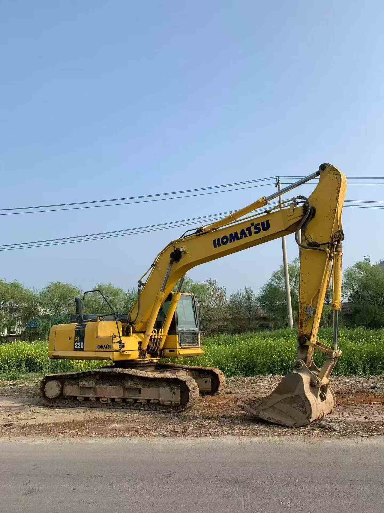 Buy Komatsu PC220-7 Used Excavator / 8