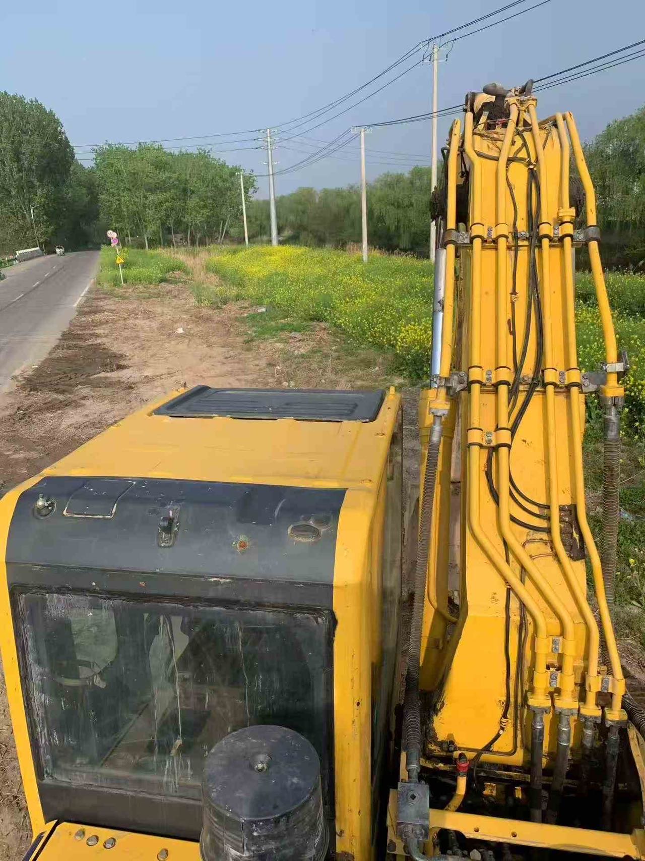 Buy Komatsu PC220-7 Used Excavator / 4