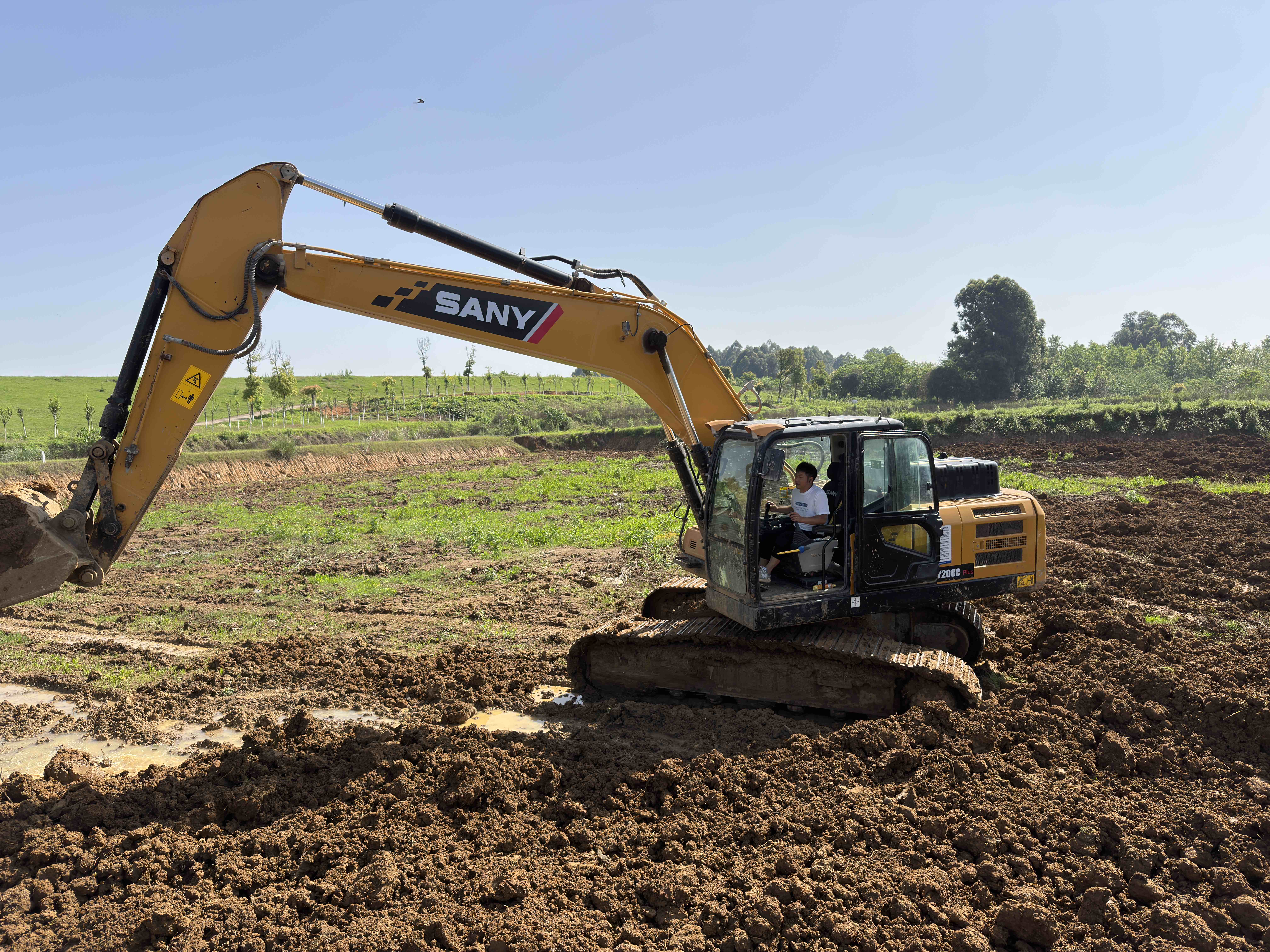 Buy Sany SY200C Used Excavator / 2