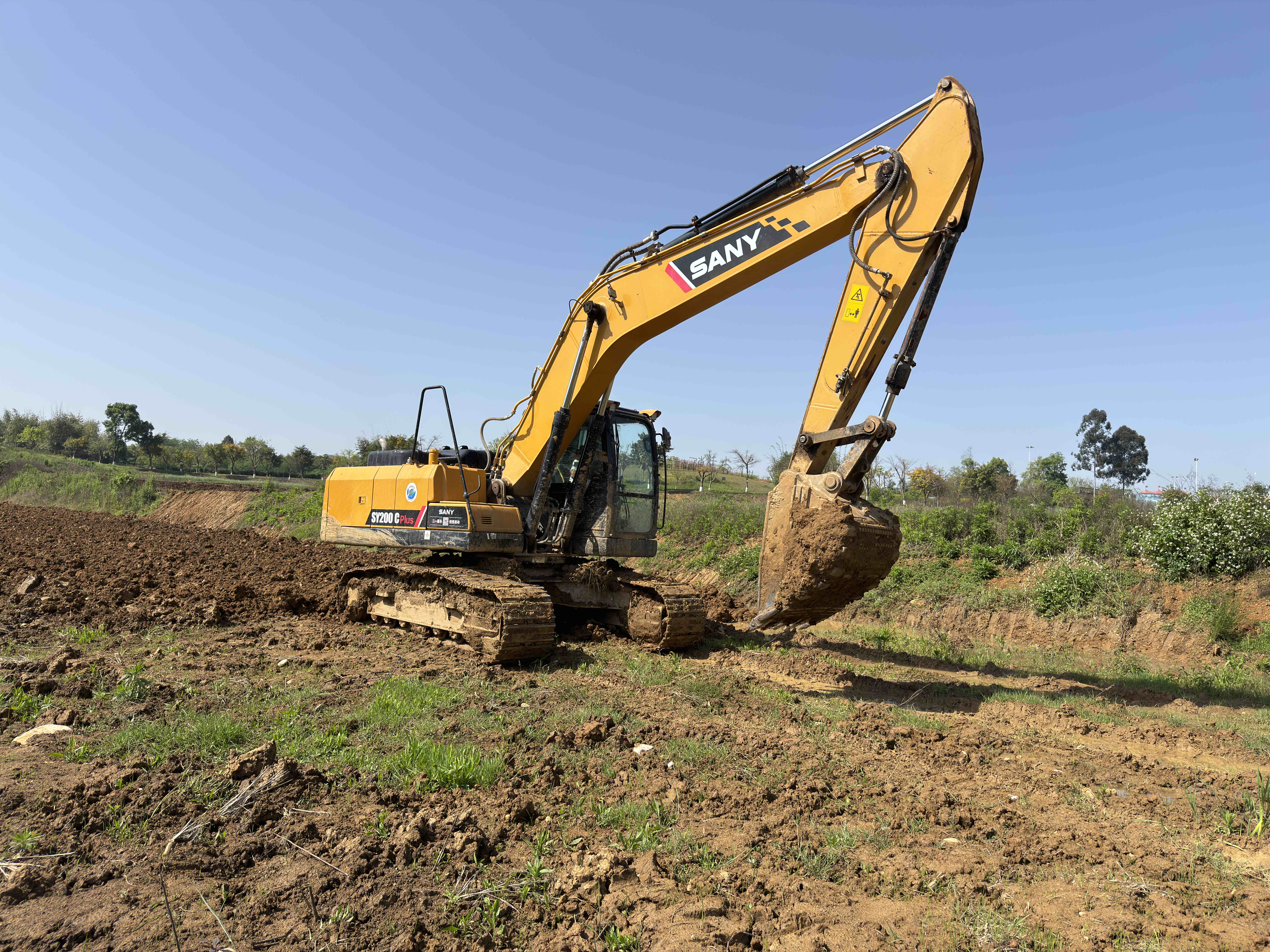 Buy Sany SY200C Used Excavator / 3