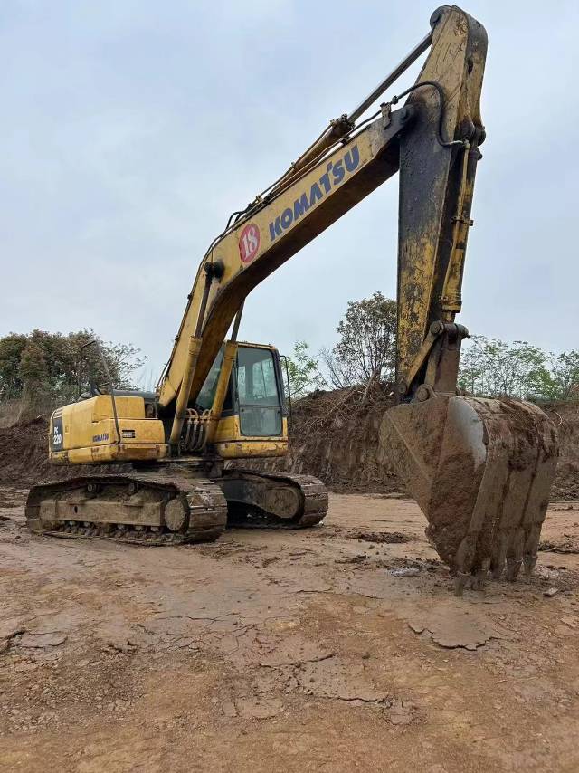 Buy Komatsu PC200-8N1 Used Excavator / 5