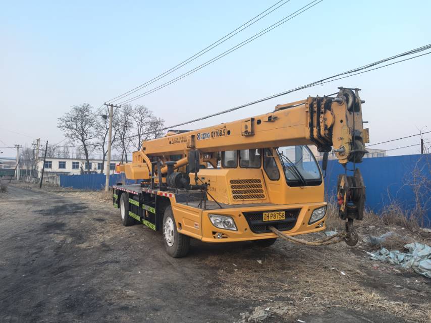 Buy XCMG QY12B.5 Used Crane / 2