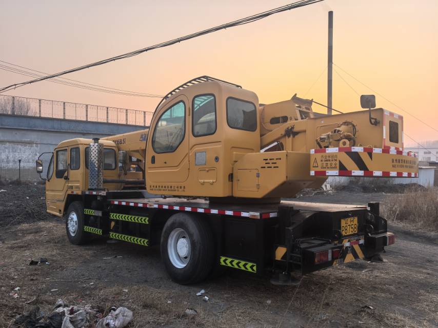 Buy XCMG QY12B.5 Used Crane / 3