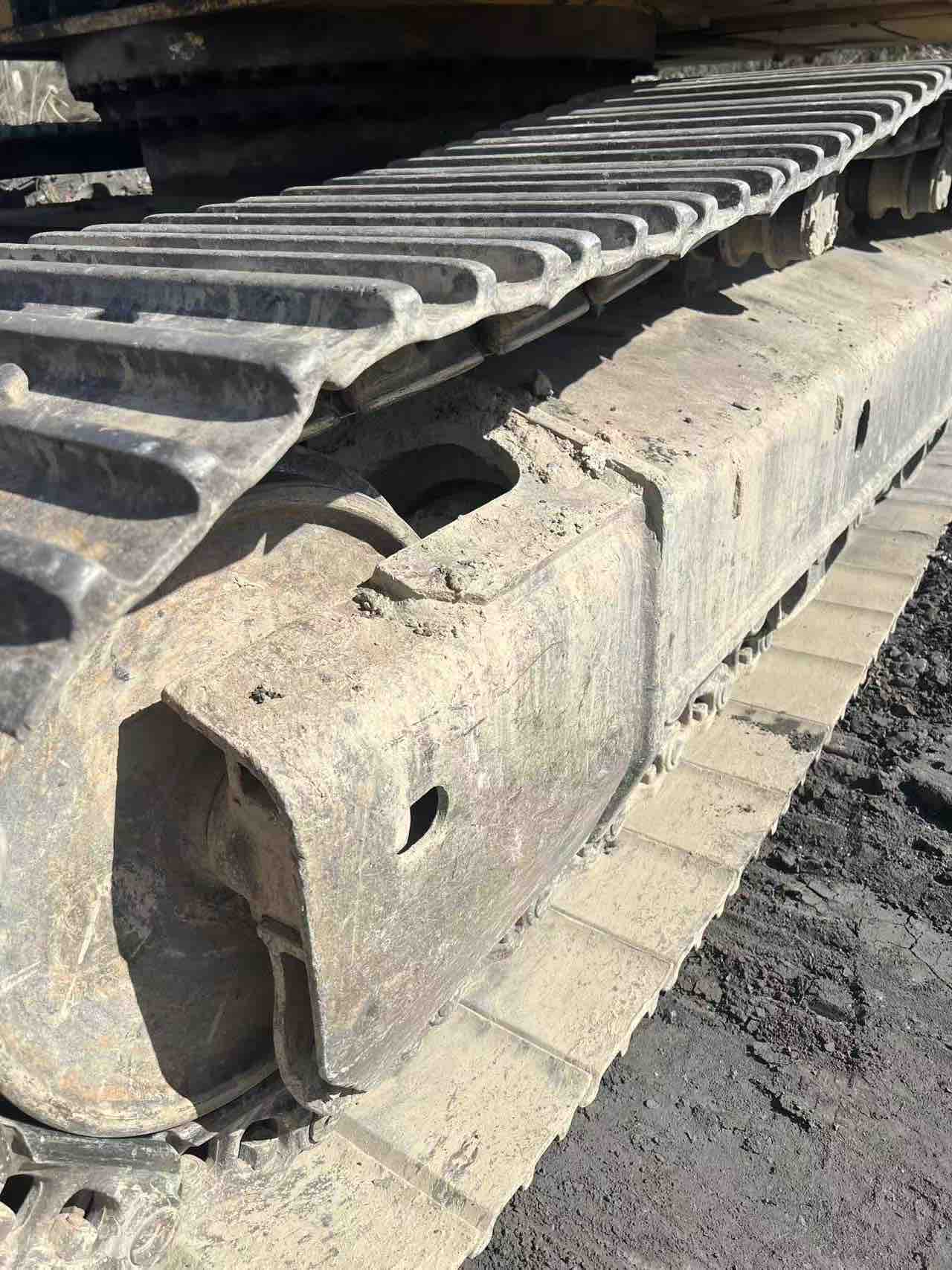 Buy Komatsu PC270-7 Used Excavator / 3