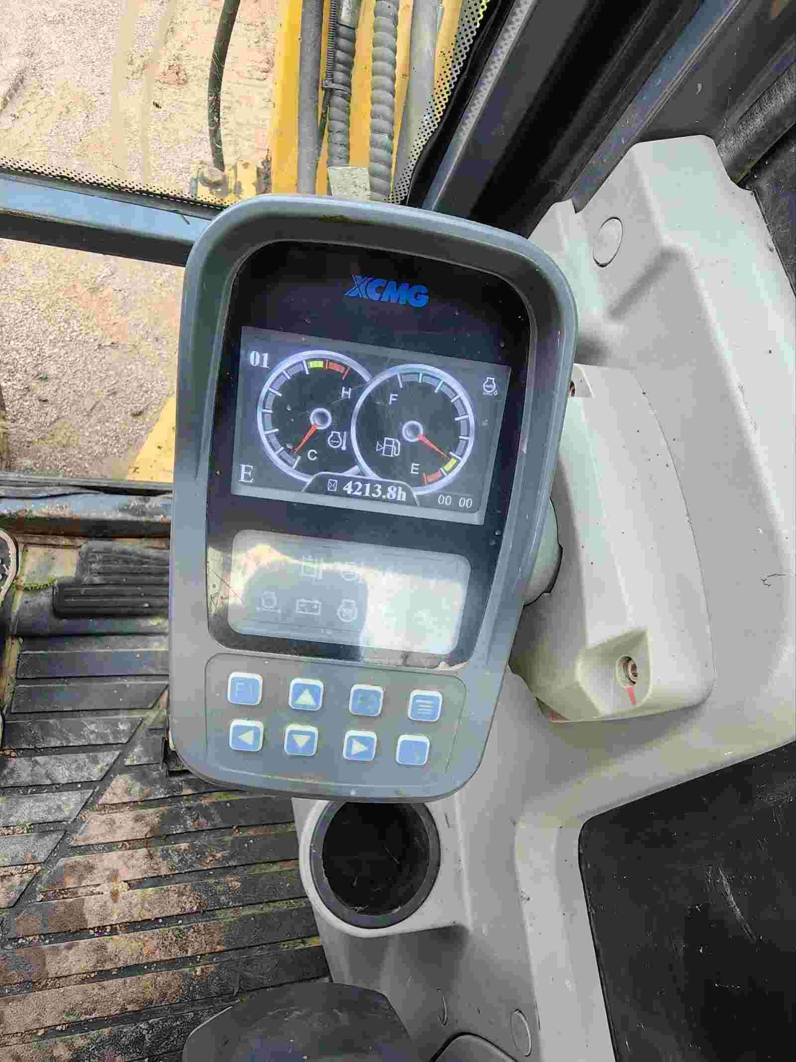 Buy XCMG XE60WA Used Excavator / 5