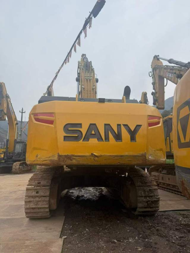 Buy Sany 215C-9 Used Excavator / 2