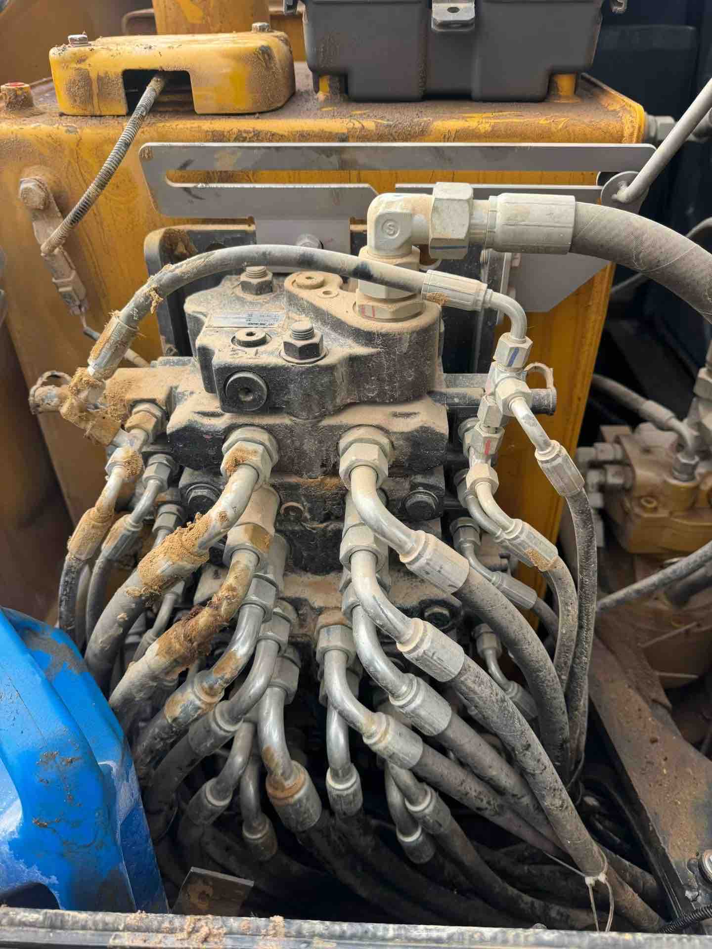 Buy XCMG XE60WA Used Excavator / 9