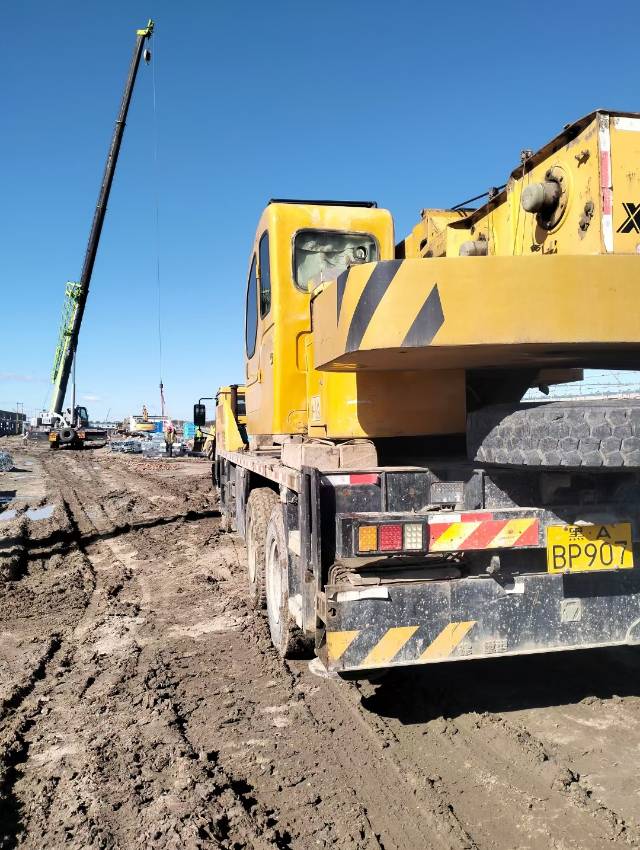 Buy XCMG QY25K5-1 Used Crane / 4