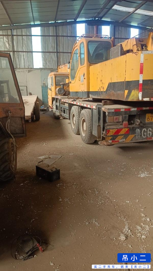 Buy XCMG QY20B Used Crane / 4