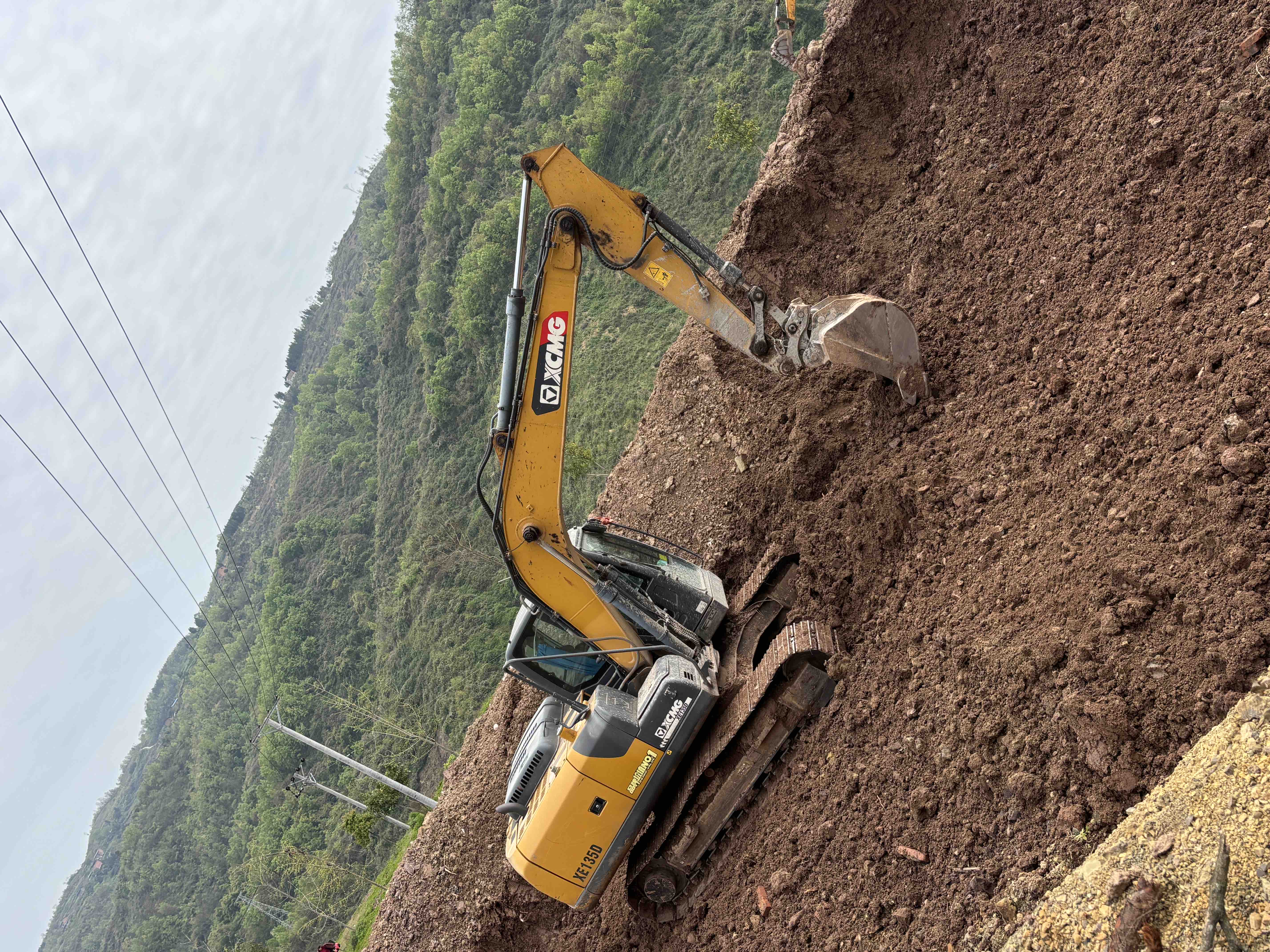 Buy XCMG XE135D Used Excavator / 2