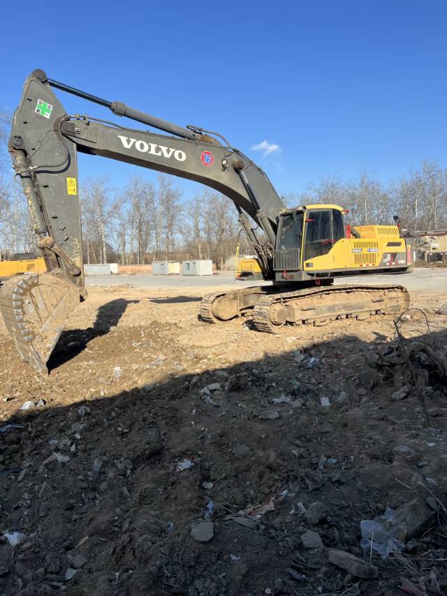 Buy Volvo Used Excavator / 4