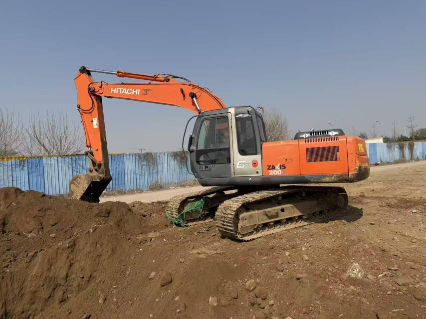 Buy Hitachi EX200-6 Used Excavator / 3