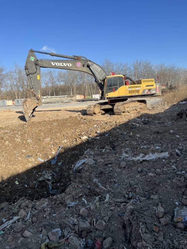 Buy Volvo Used Excavator / 3