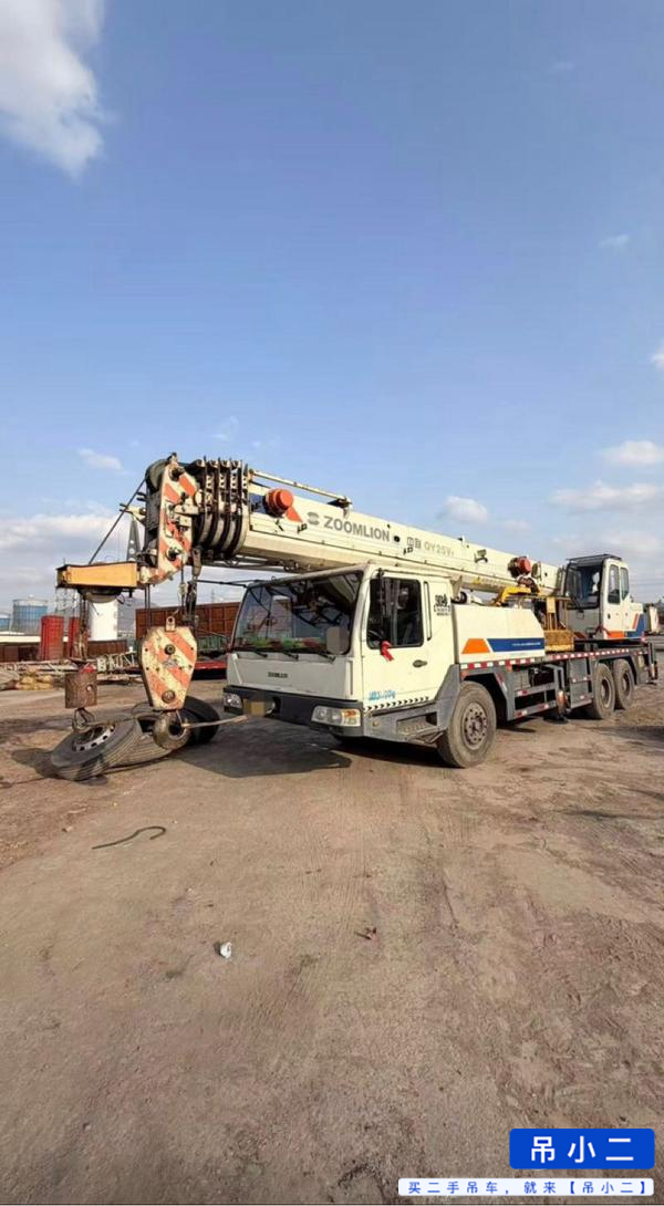 Buy Zoomlion QY25V531 Used Crane / 2
