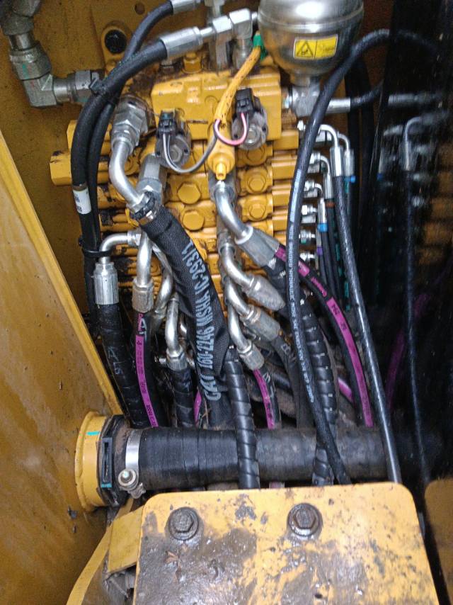 Buy Caterpillar 305.5E2 Used Excavator / 3