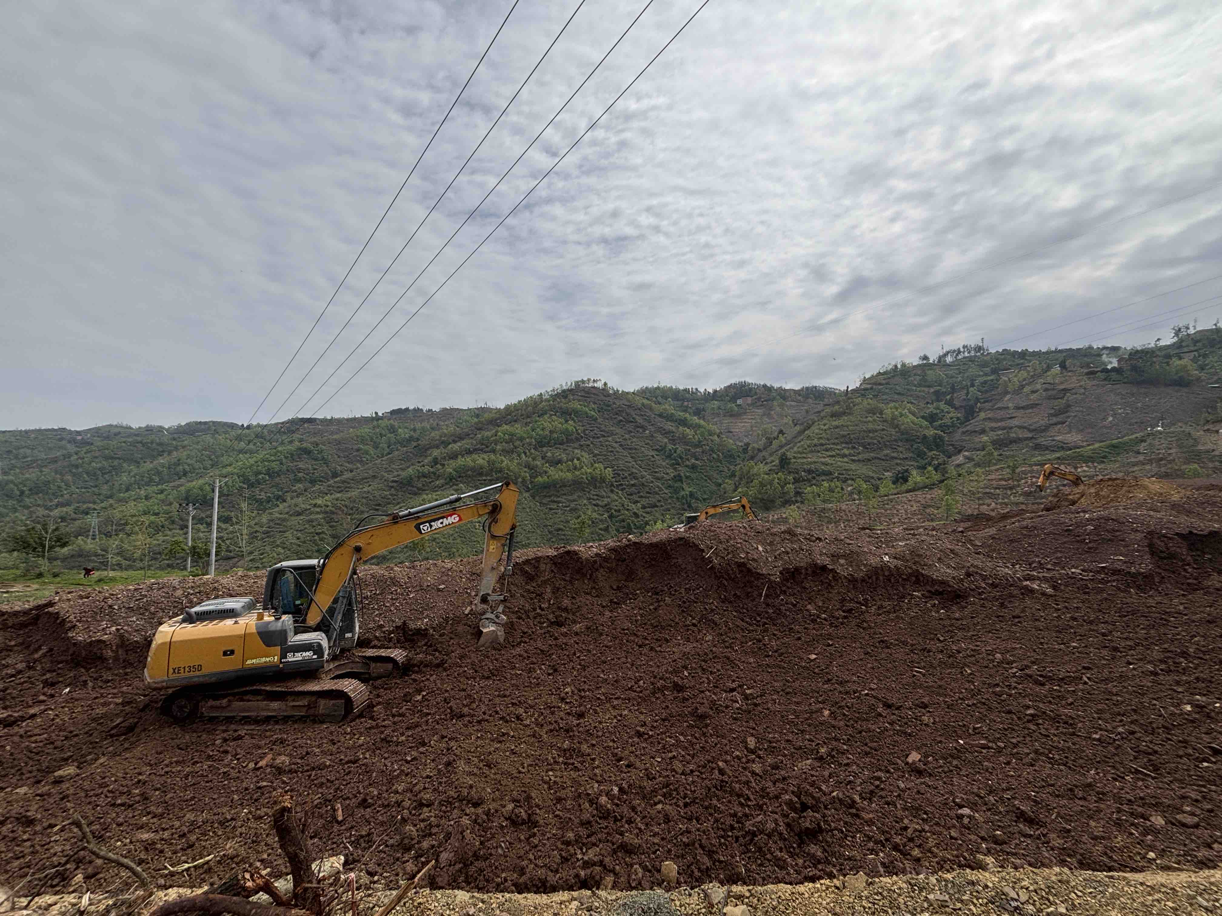 Buy XCMG XE135D Used Excavator / 3