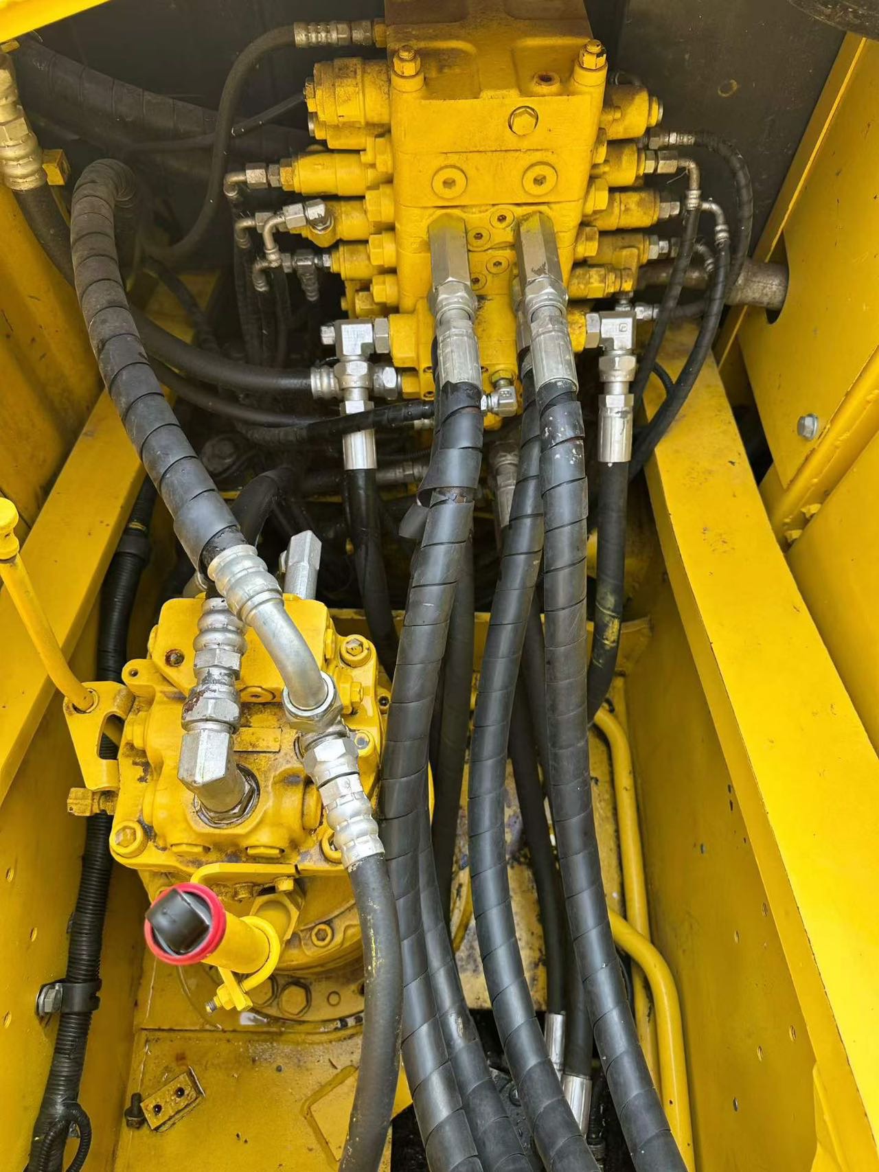 Buy Komatsu PC160-7 Used Excavator / 8