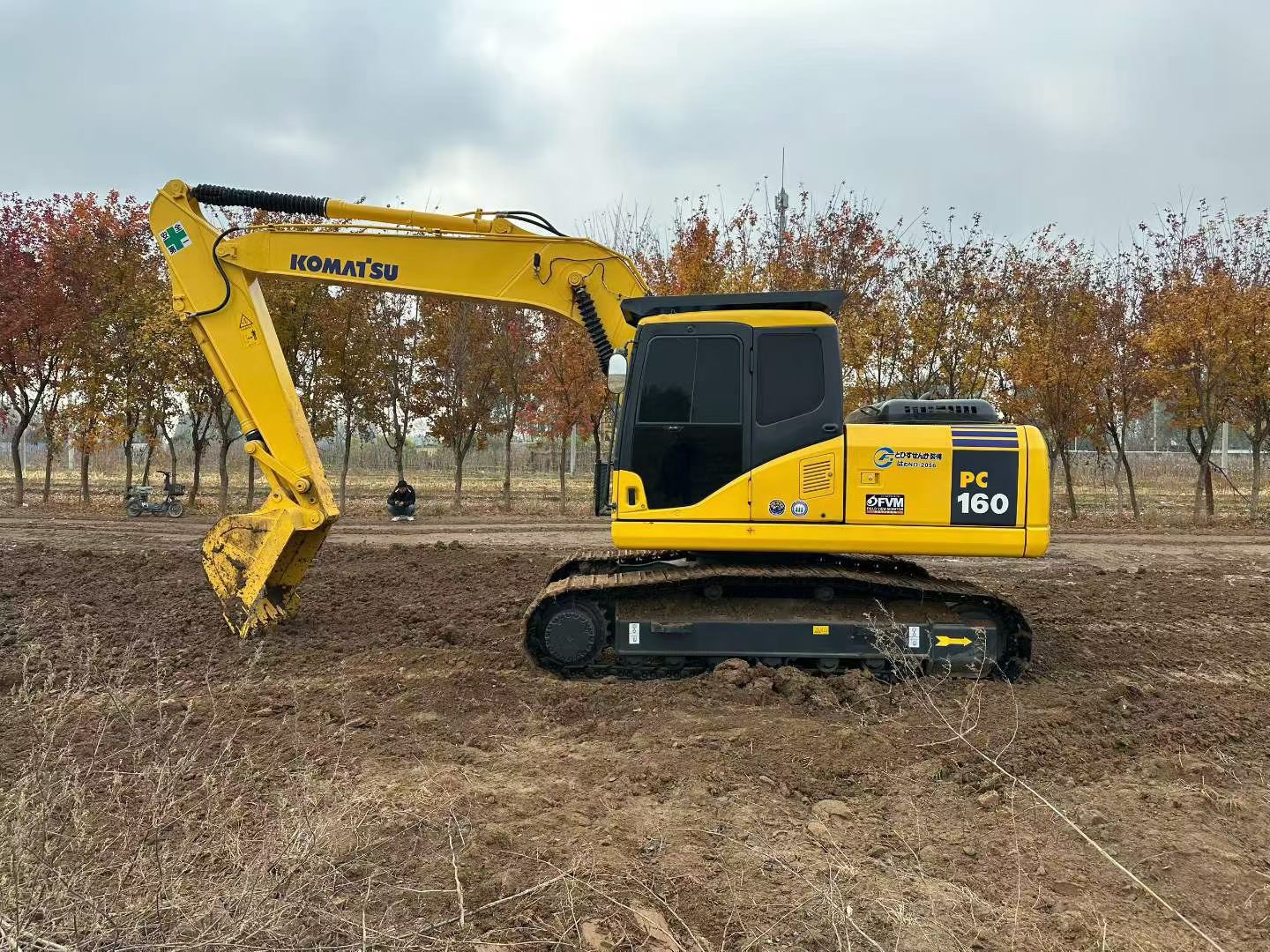 Buy Komatsu PC160-7 Used Excavator / 3