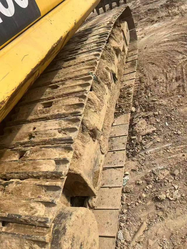 Buy Komatsu PC200-8N1 Used Excavator / 2