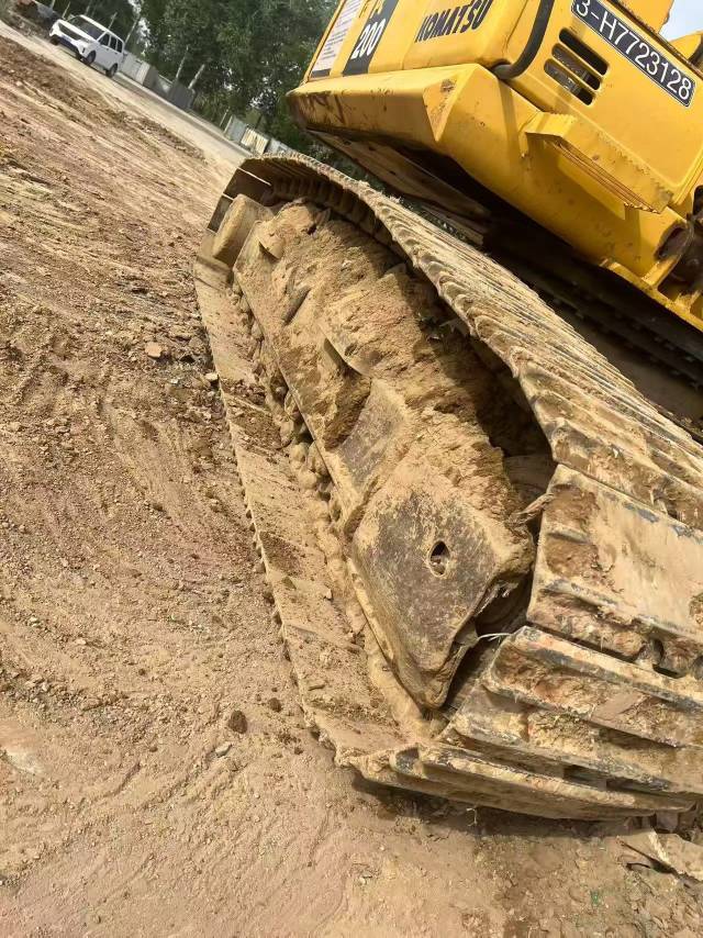 Buy Komatsu PC200-8N1 Used Excavator / 5