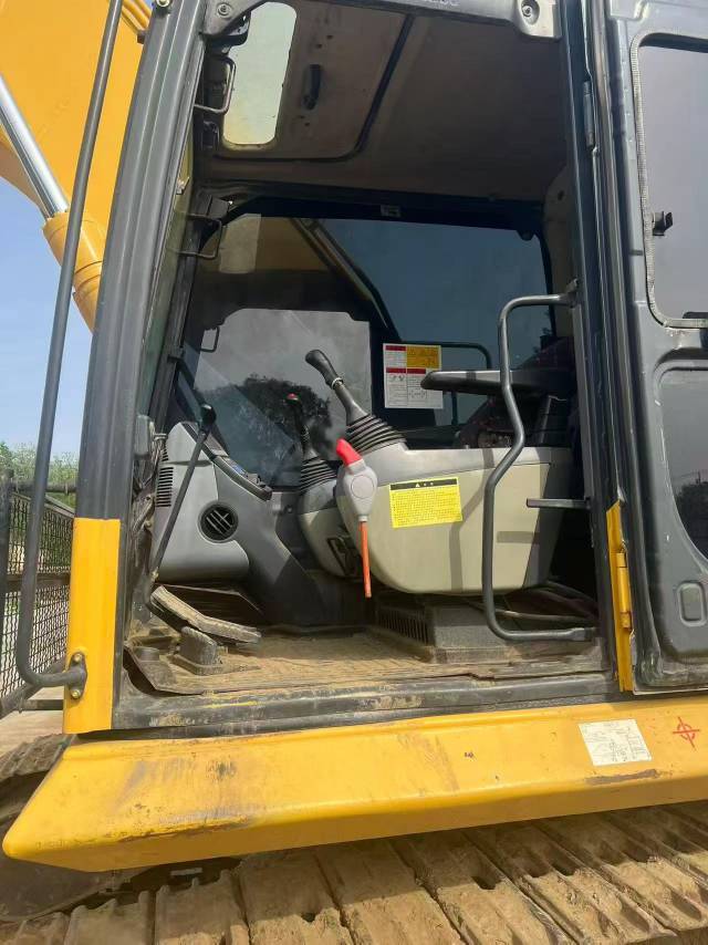 Buy Komatsu PC200-8N1 Used Excavator / 8