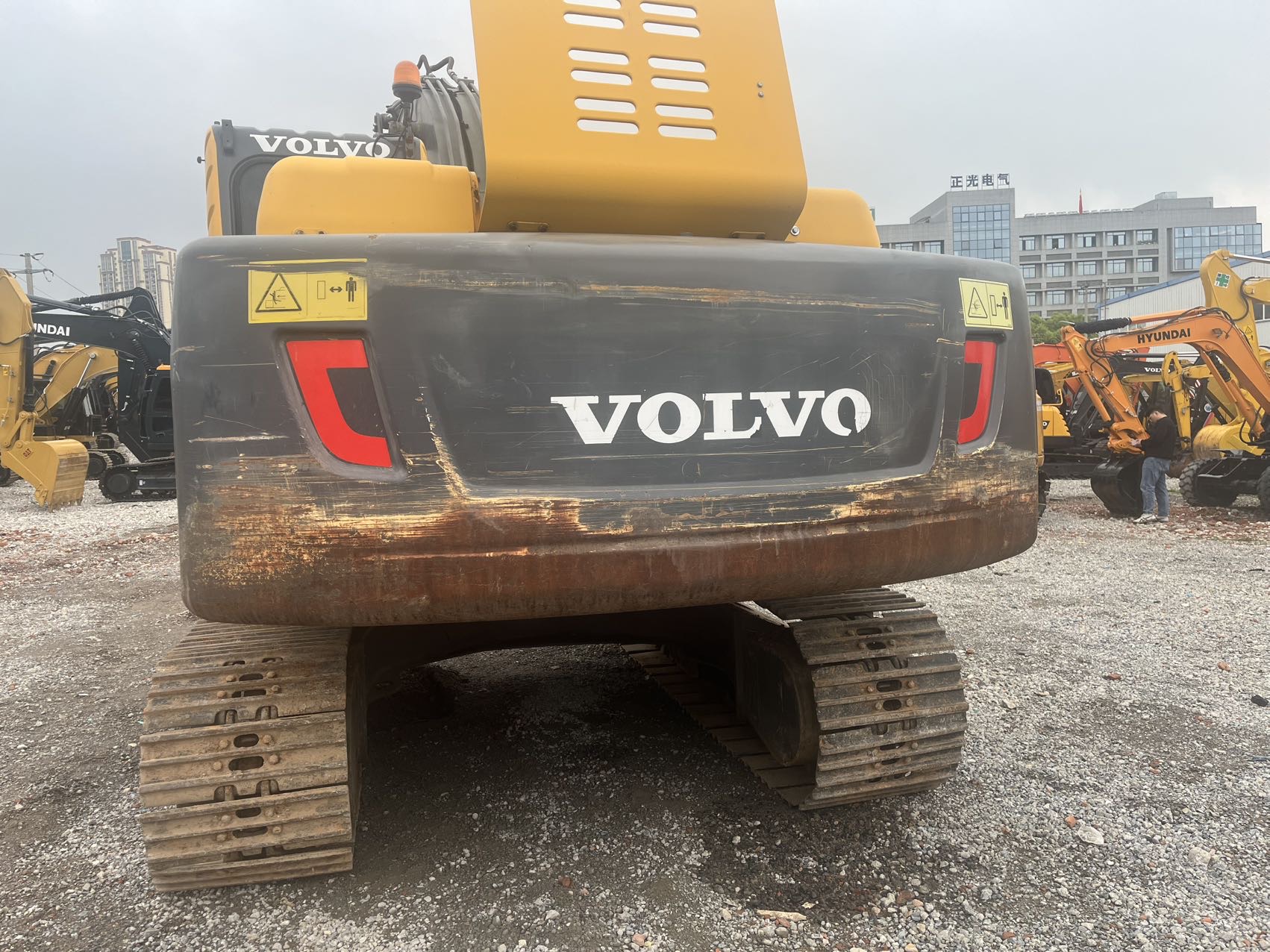 Buy Volvo EC200 Used Excavator / 6