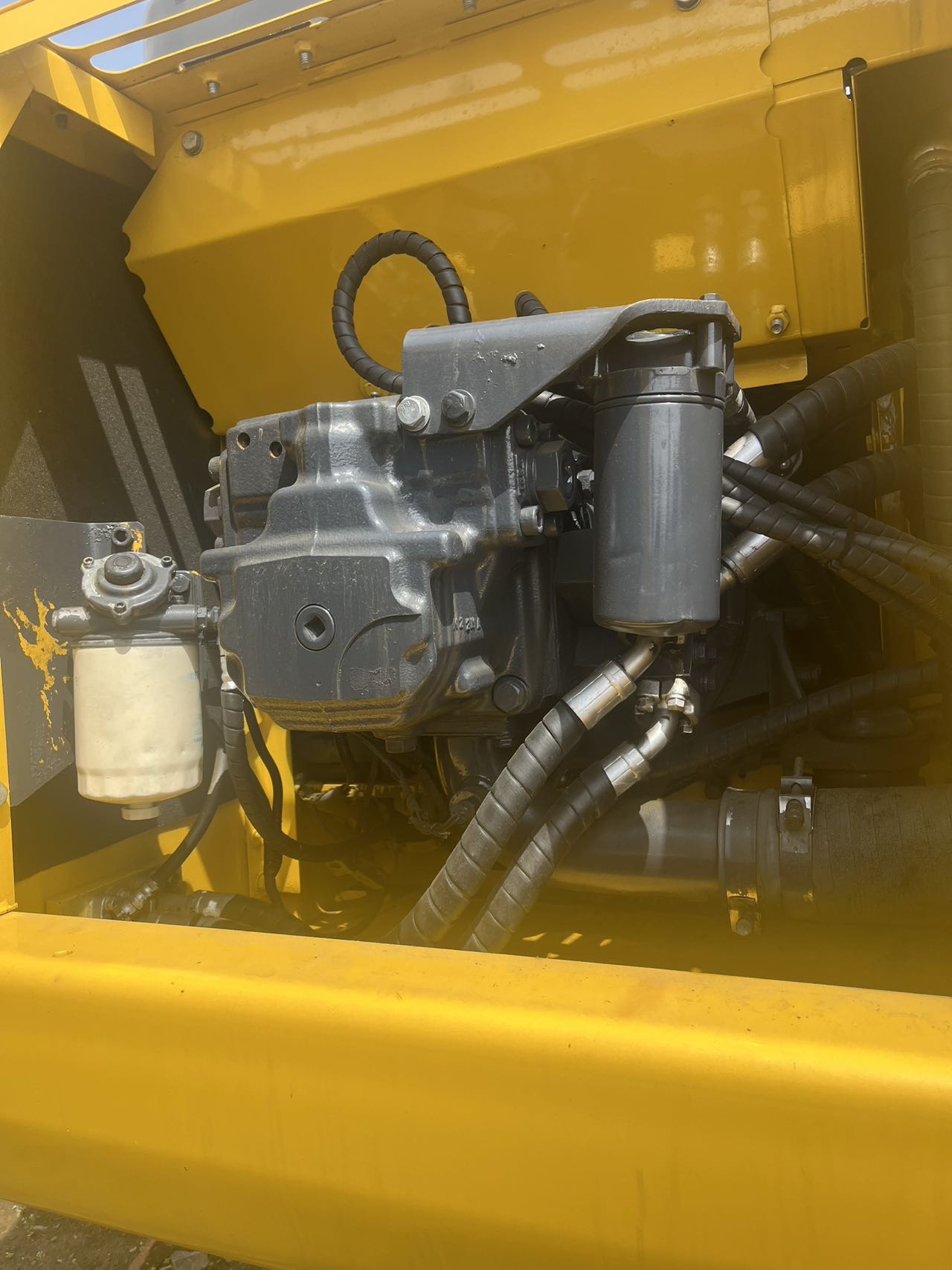 Buy Komatsu PC220-7 Used Excavator / 8