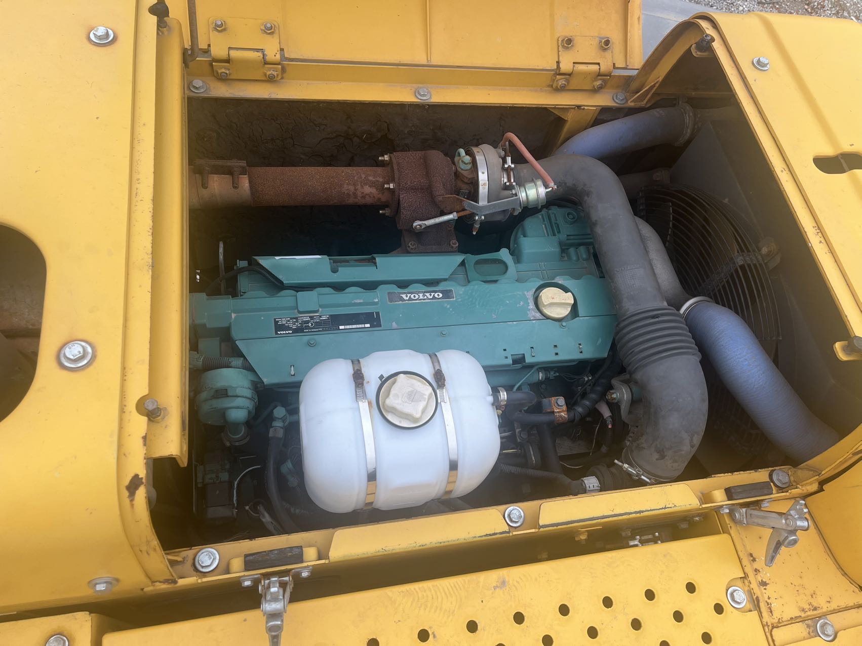 Buy Volvo EC200 Used Excavator / 9