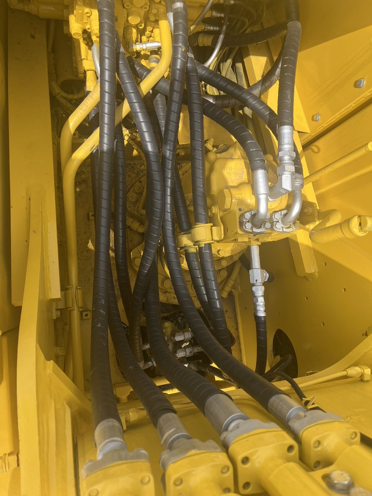 Buy Komatsu PC220-7 Used Excavator / 7