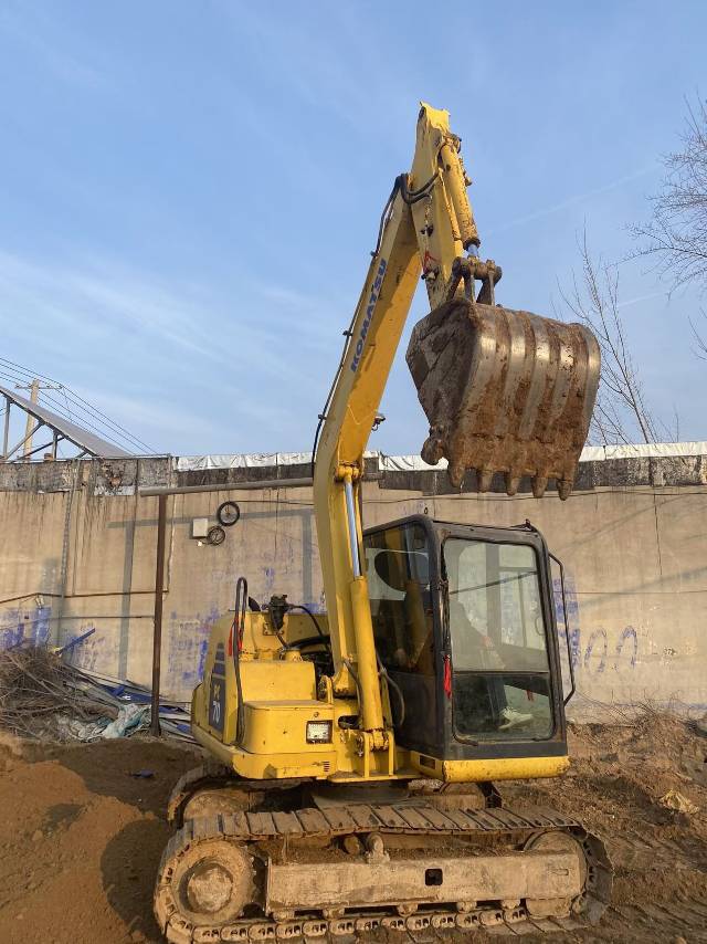 Buy Komatsu PC70-8 Used Excavator / 9