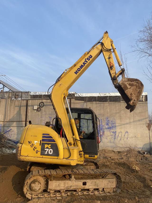 Buy Komatsu PC70-8 Used Excavator / 6