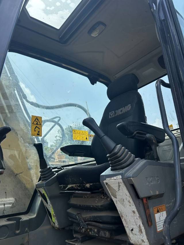 Buy XCMG XE135D Used Excavator / 9
