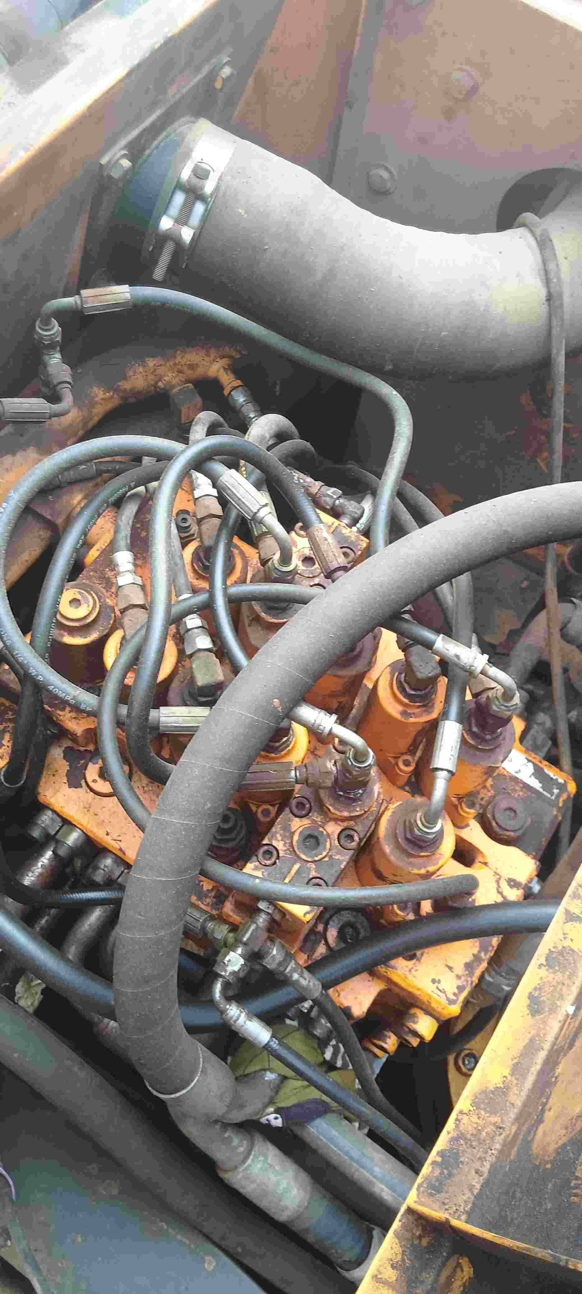 Buy Hyundai 215LC-7 Used Excavator / 5