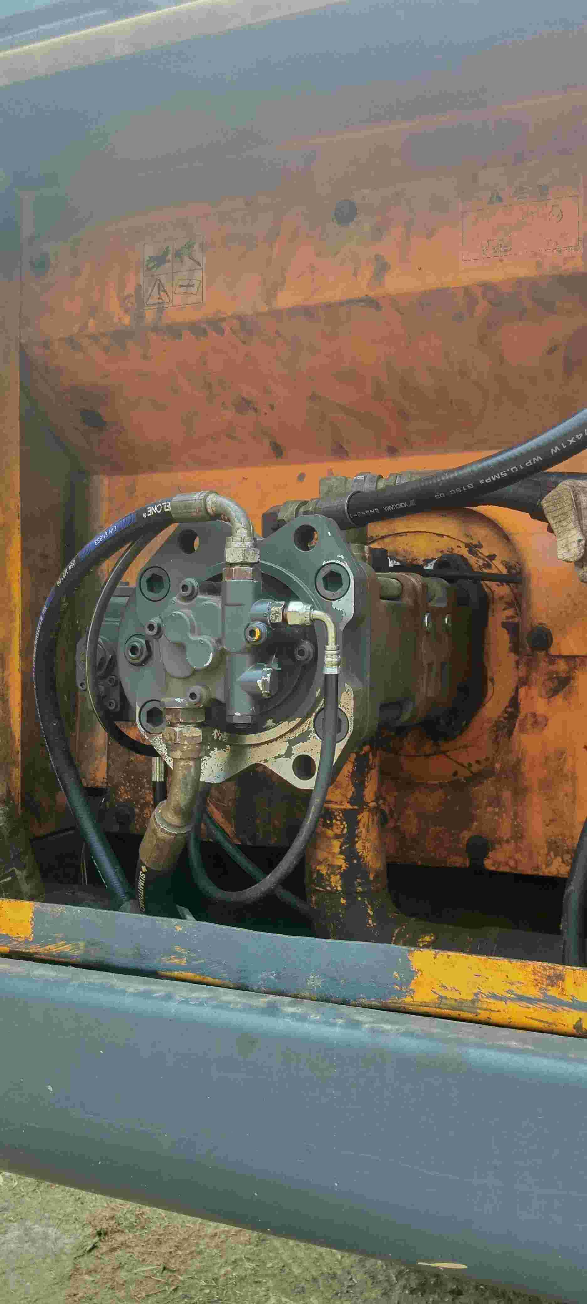 Buy Hyundai 215LC-7 Used Excavator / 8