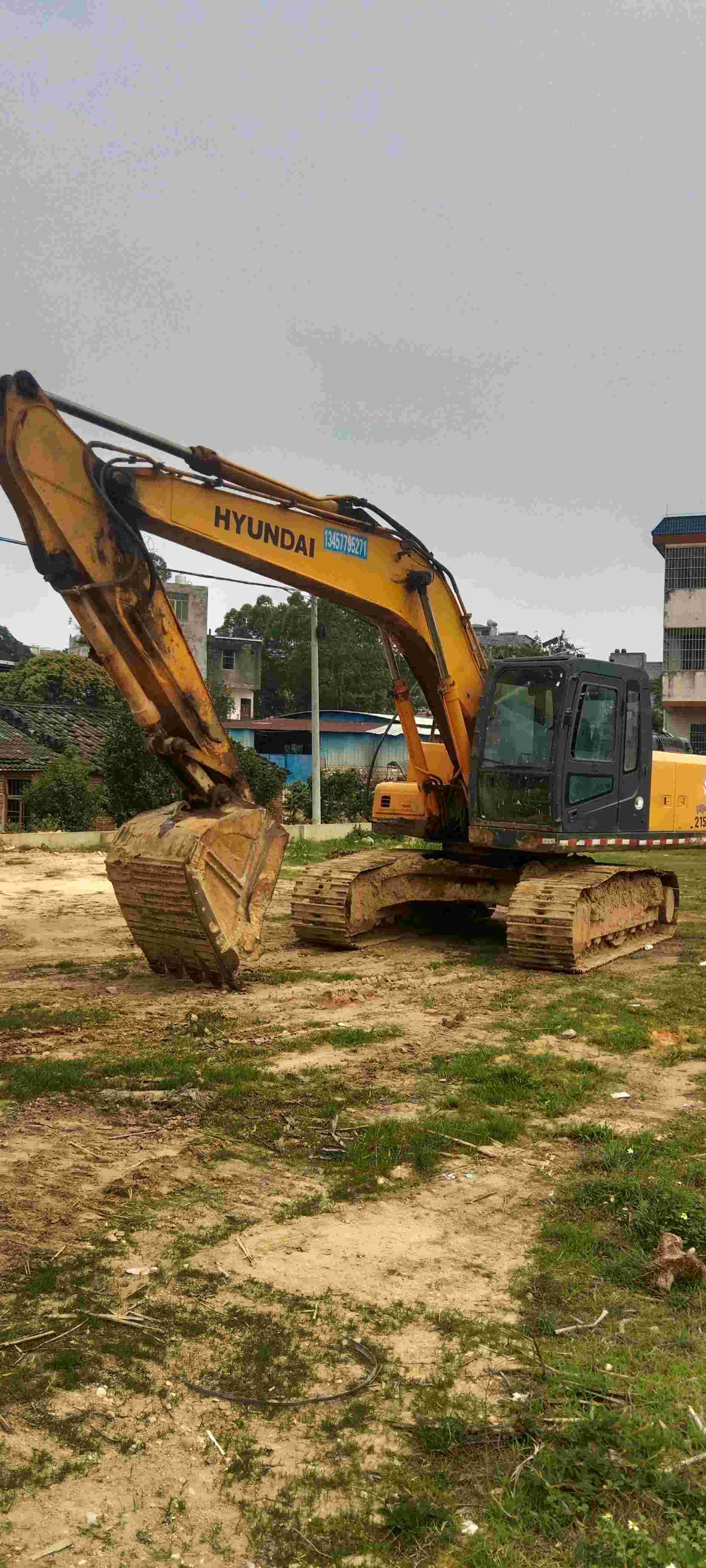 Buy Hyundai 215LC-7 Used Excavator / 6