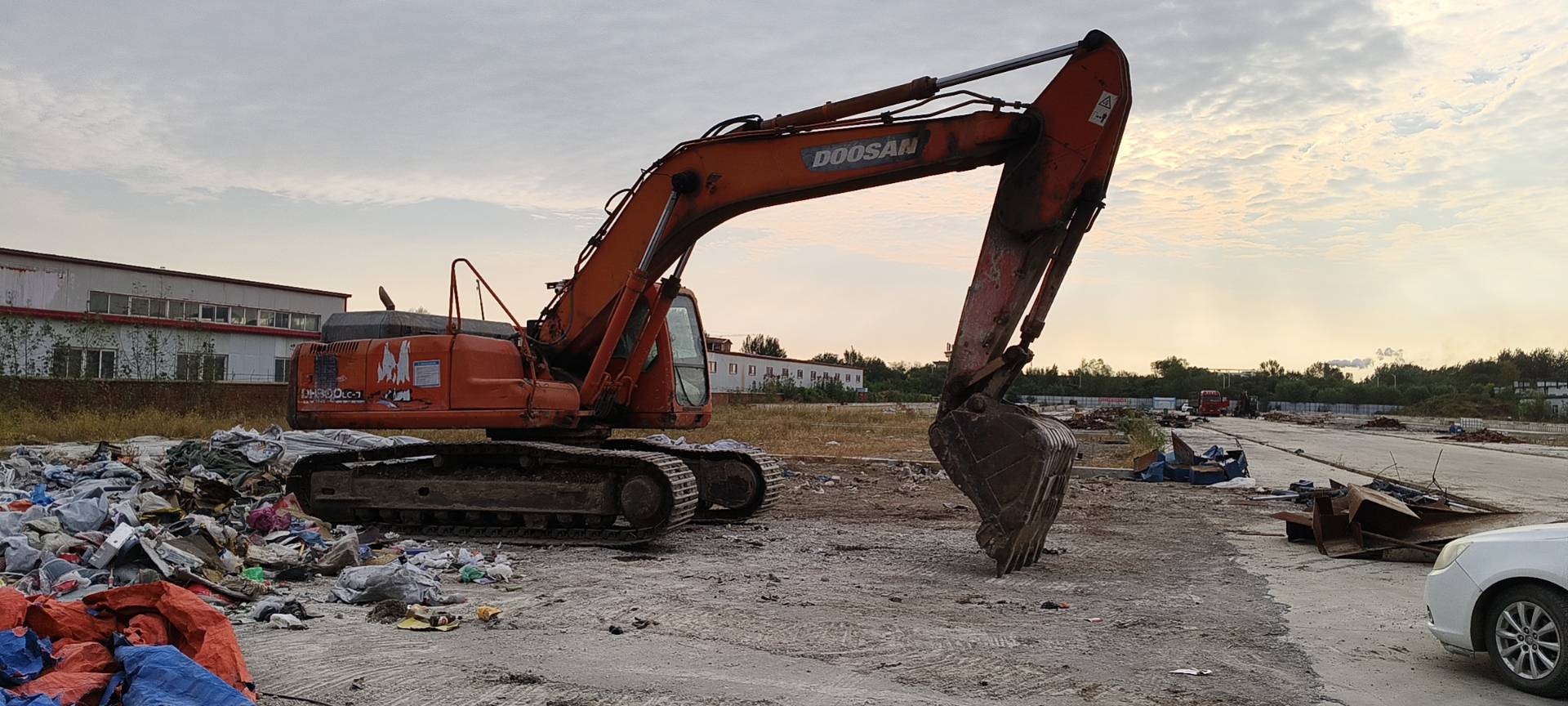 Buy Doosan 300LC-7 Used Excavator / 2