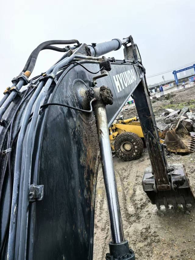 Buy Hyundai 215LC-7 Used Excavator / 6