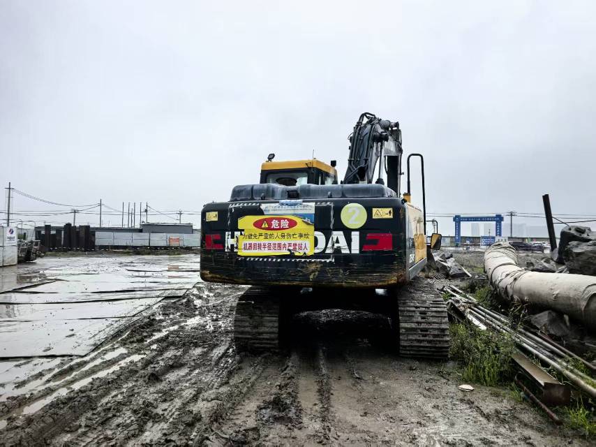 Buy Hyundai 215LC-7 Used Excavator / 8