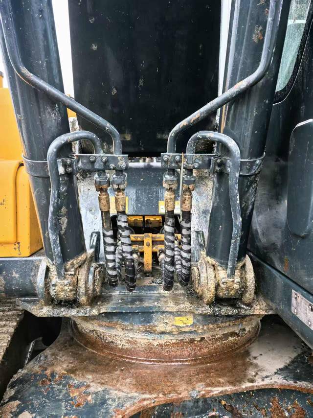 Buy Hyundai 215LC-7 Used Excavator / 7