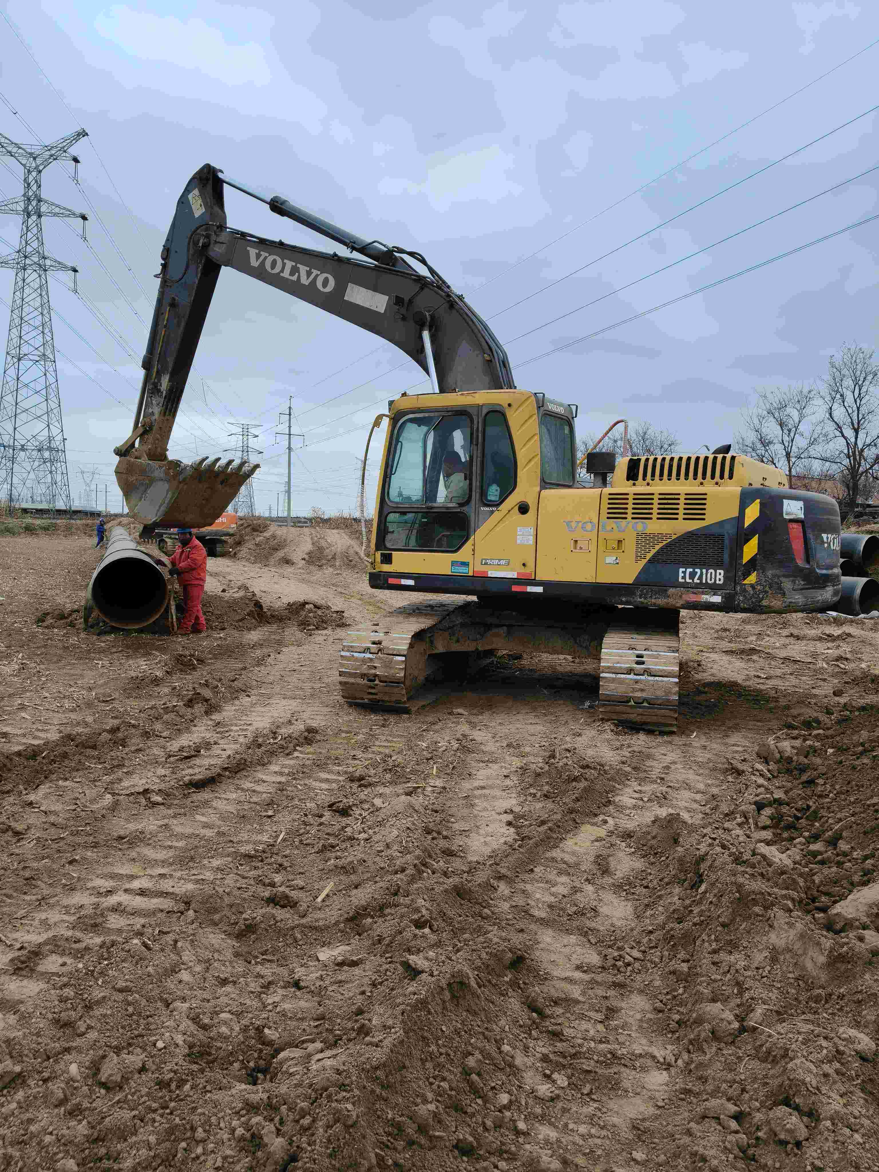 Buy Volvo 210D Used Excavator / 6