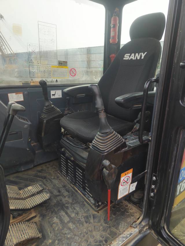 Buy Sany SY60C Used Excavator / 9