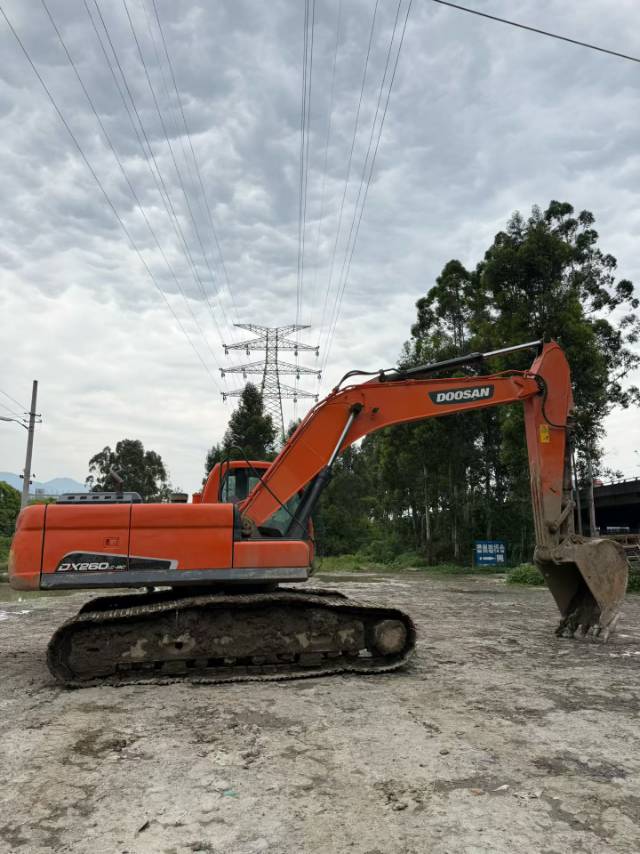 Buy Doosan 60-7 Used Excavator / 3