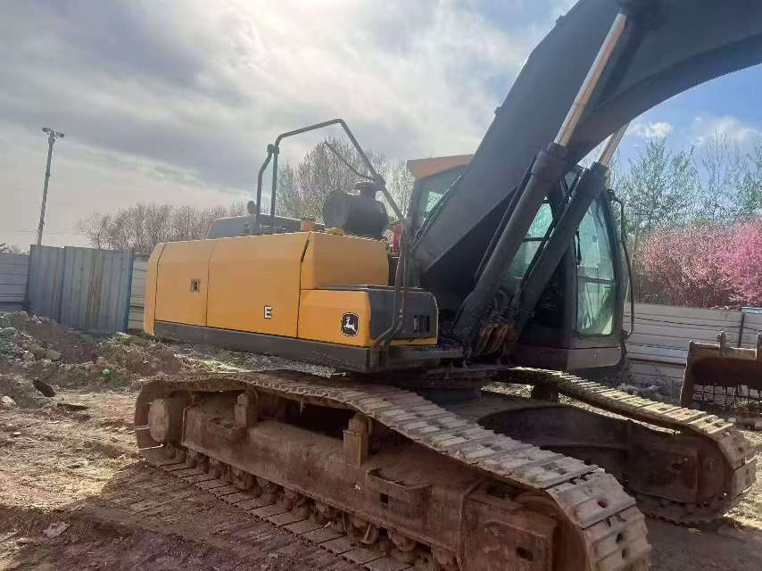 Buy JohnDeere 210cW Used Excavator / 2