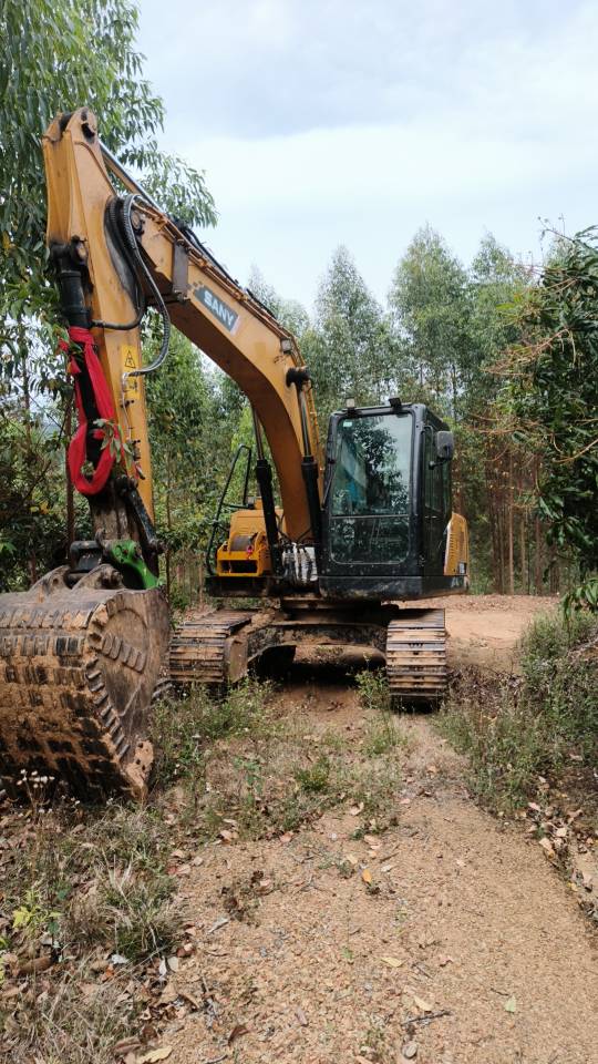 Buy Sany SY125C Used Excavator / 2