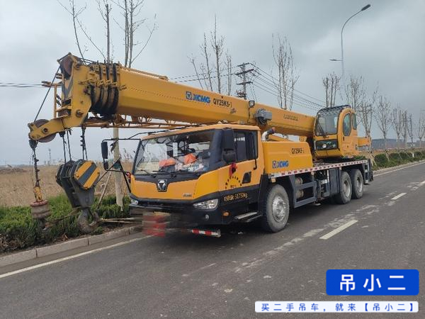 Buy XCMG 25T20 Used Crane / 2
