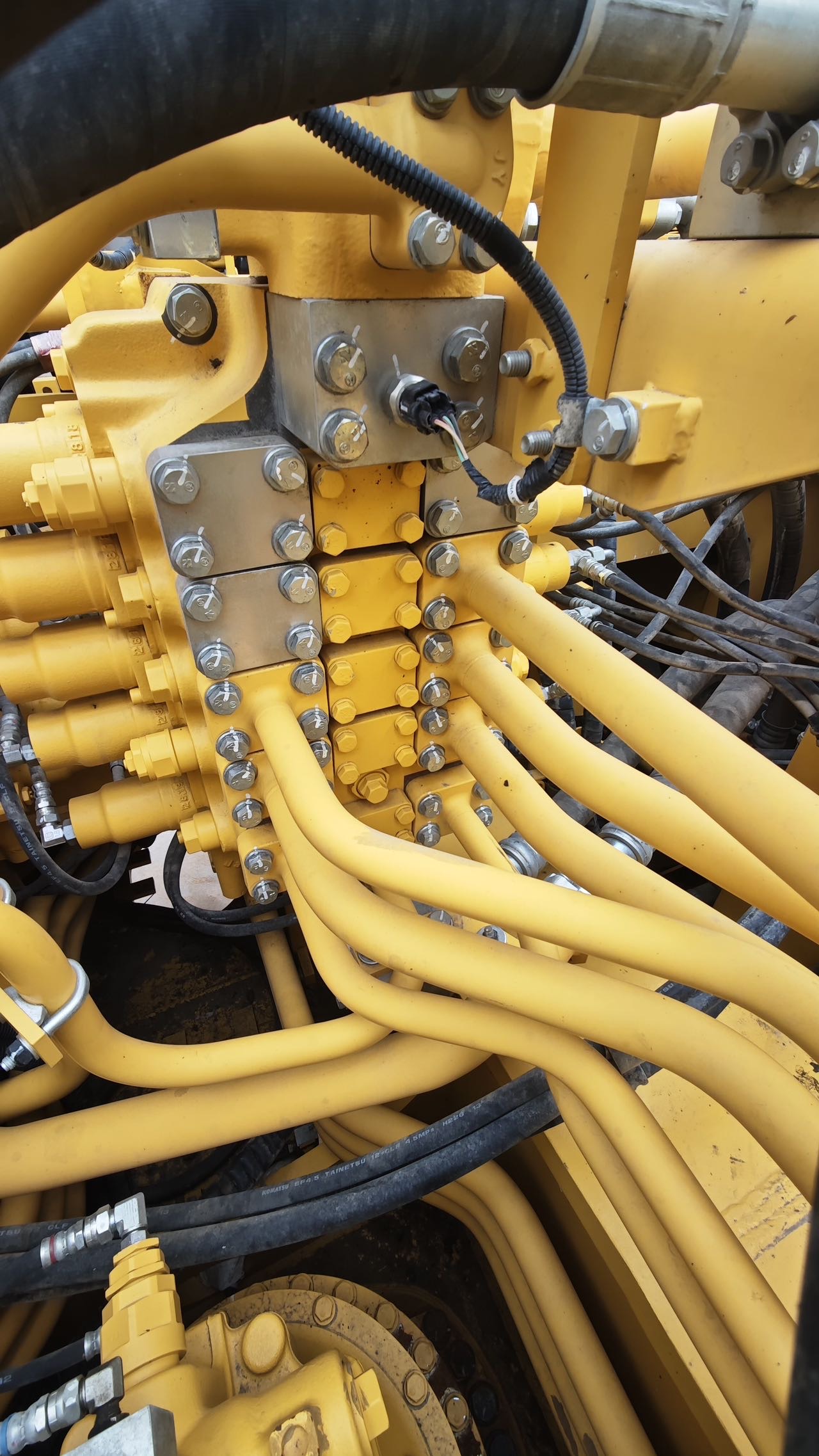 Buy Komatsu PC1250-11R Used Excavator / 6