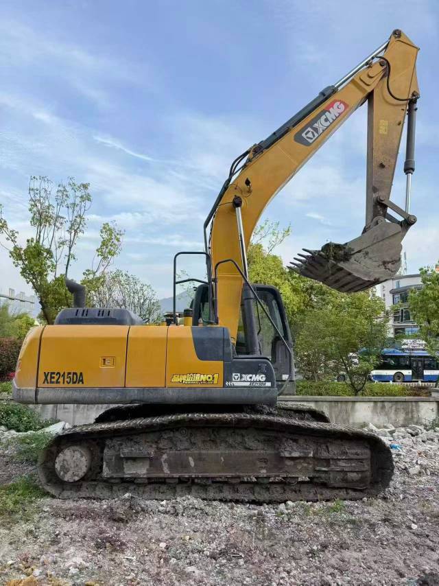 Buy XCMG XE215DA Used Excavator / 2